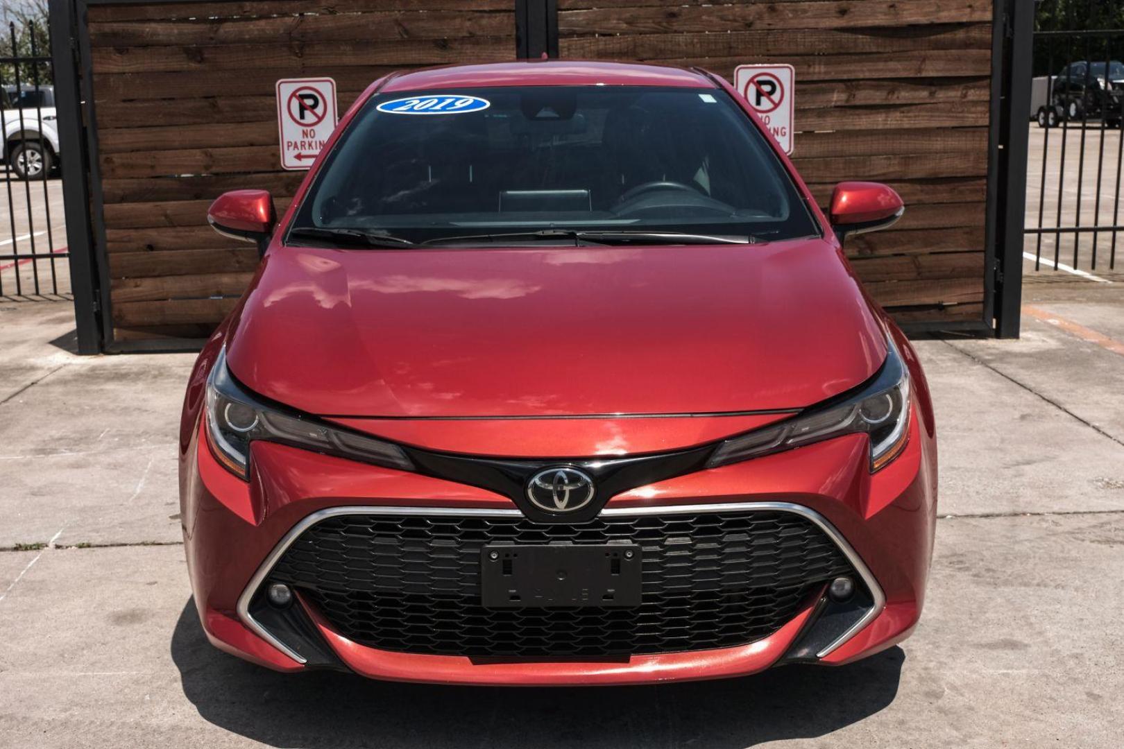 2019 RED Toyota Corolla XSE CVT (JTNK4RBE1K3) with an 1.8L L4 DOHC 16V engine, Continuously Variable Transmission transmission, located at 2401 E Main St., Grand Prairie, TX, 75050, (972) 262-4440, 32.748981, -96.969643 - Photo#6