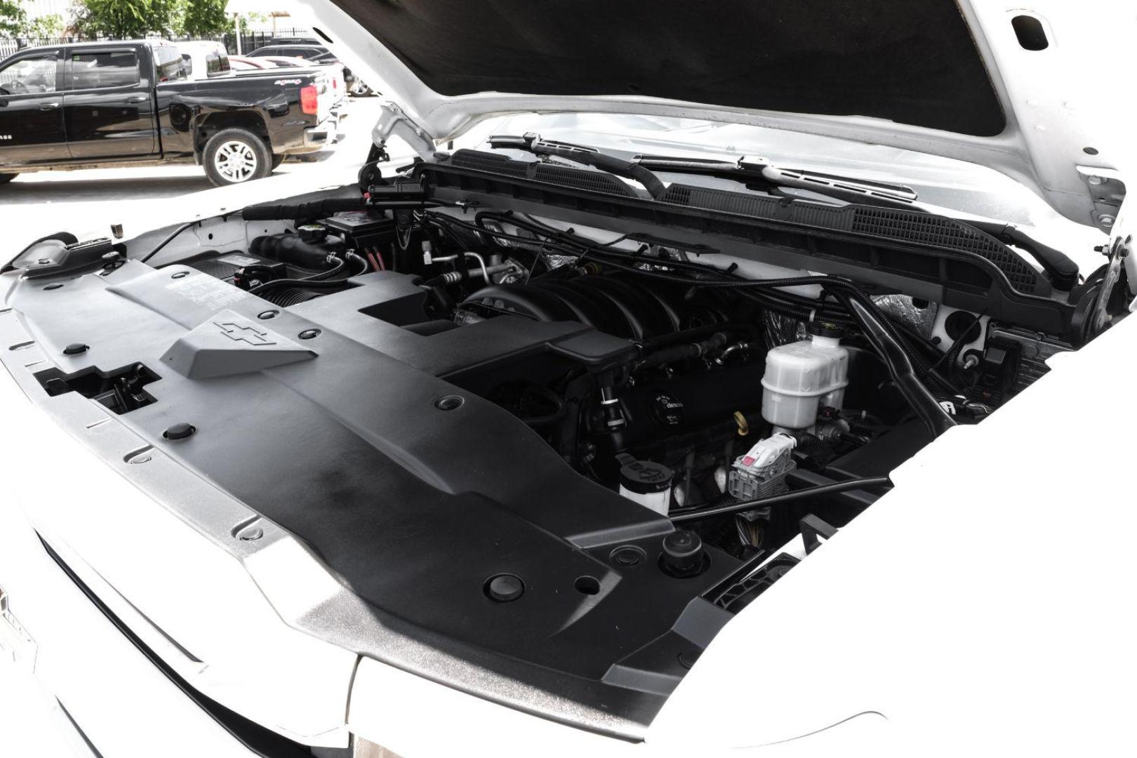 2017 WHITE Chevrolet Silverado 1500 LTZ Crew Cab 4WD (3GCUKSEC5HG) with an 5.3L V8 OHV 16V engine, 6-Speed Automatic transmission, located at 2401 E Main St., Grand Prairie, TX, 75050, (972) 262-4440, 32.748981, -96.969643 - Photo#59