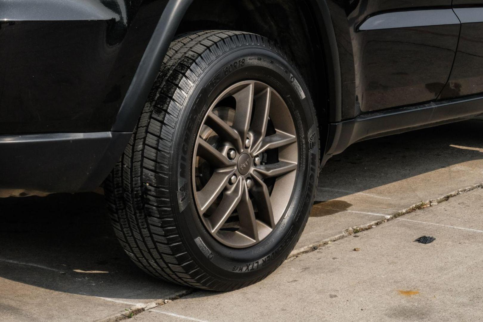 2016 Black Jeep Grand Cherokee Laredo 4WD (1C4RJFAGXGC) with an 3.6L V6 DOHC 24V engine, 8-Speed Automatic transmission, located at 2401 E Main St., Grand Prairie, TX, 75050, (972) 262-4440, 32.748981, -96.969643 - Photo#47