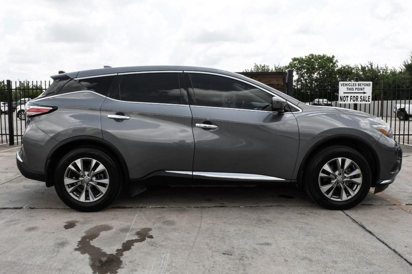 2018 GRAY Nissan Murano S (5N1AZ2MG0JN) with an 3.5L V6 DOHC 24V engine, Continuously Variable Transmission transmission, located at 2401 E Main St., Grand Prairie, TX, 75050, (972) 262-4440, 32.748981, -96.969643 - Photo#10