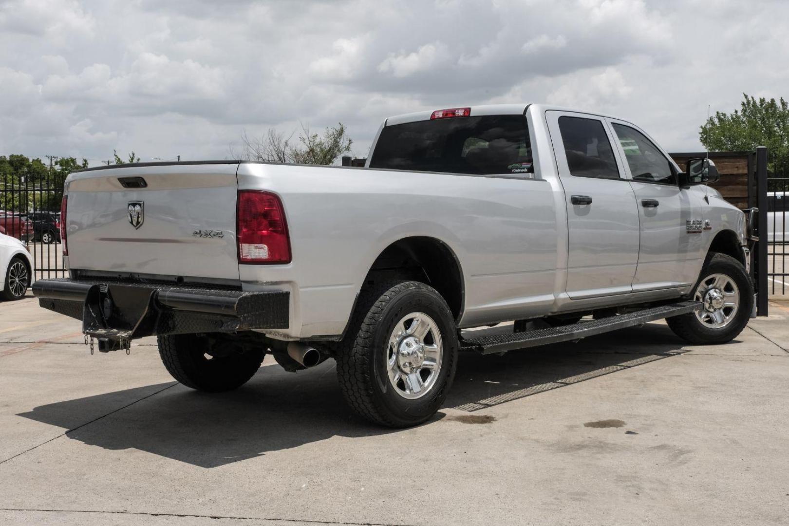 2016 SILVER RAM 2500 Tradesman Crew Cab LWB 4WD (3C6UR5HL7GG) with an 6.7L L6 OHV 24V TURBO DIESEL engine, 6-Speed Automatic transmission, located at 2401 E Main St., Grand Prairie, TX, 75050, (972) 262-4440, 32.748981, -96.969643 - Photo#11