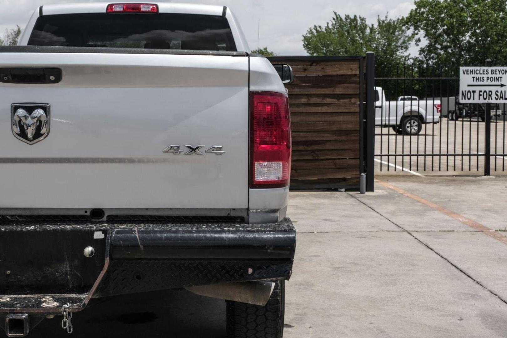 2016 SILVER RAM 2500 Tradesman Crew Cab LWB 4WD (3C6UR5HL7GG) with an 6.7L L6 OHV 24V TURBO DIESEL engine, 6-Speed Automatic transmission, located at 2401 E Main St., Grand Prairie, TX, 75050, (972) 262-4440, 32.748981, -96.969643 - Photo#53