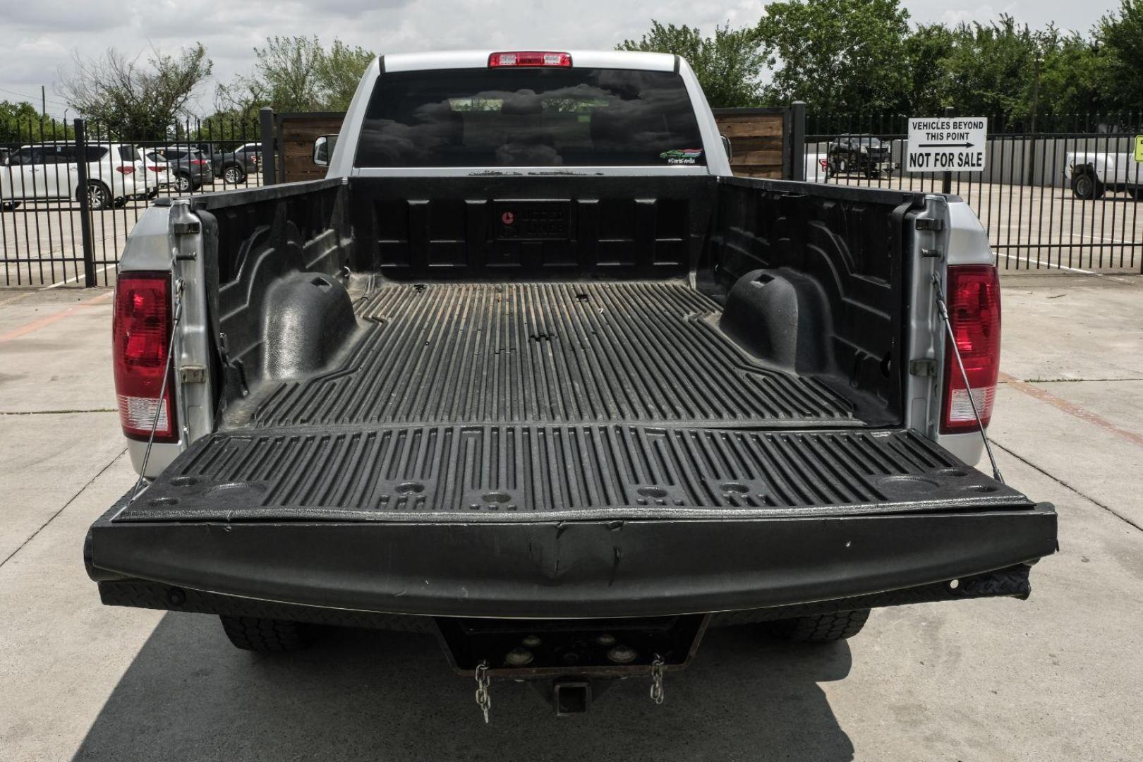 2016 SILVER RAM 2500 Tradesman Crew Cab LWB 4WD (3C6UR5HL7GG) with an 6.7L L6 OHV 24V TURBO DIESEL engine, 6-Speed Automatic transmission, located at 2401 E Main St., Grand Prairie, TX, 75050, (972) 262-4440, 32.748981, -96.969643 - Photo#59