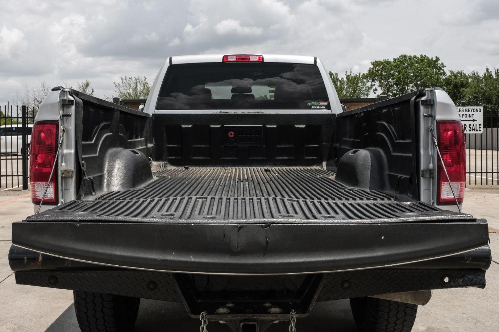 2016 SILVER RAM 2500 Tradesman Crew Cab LWB 4WD (3C6UR5HL7GG) with an 6.7L L6 OHV 24V TURBO DIESEL engine, 6-Speed Automatic transmission, located at 2401 E Main St., Grand Prairie, TX, 75050, (972) 262-4440, 32.748981, -96.969643 - Photo#60