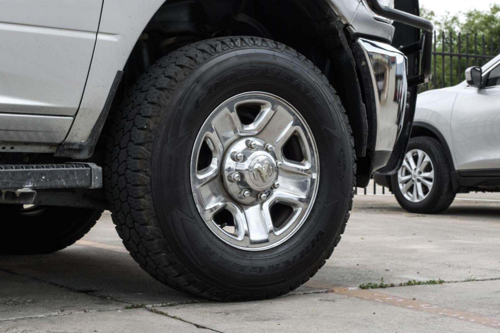 2016 SILVER RAM 2500 Tradesman Crew Cab LWB 4WD (3C6UR5HL7GG) with an 6.7L L6 OHV 24V TURBO DIESEL engine, 6-Speed Automatic transmission, located at 2401 E Main St., Grand Prairie, TX, 75050, (972) 262-4440, 32.748981, -96.969643 - Photo#65