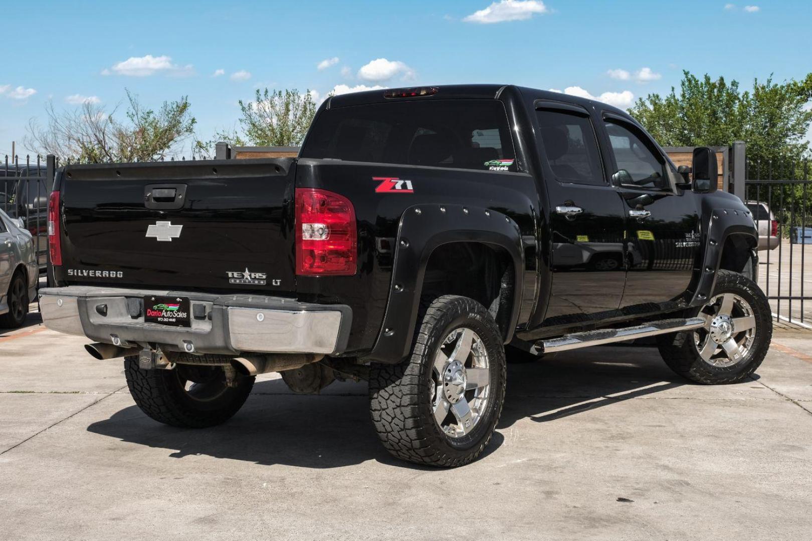 2011 Black Chevrolet Silverado 1500 LT Crew Cab 4WD (3GCPKSE36BG) with an 5.3L V8 OHV 16V FFV engine, 6-Speed Automatic transmission, located at 2401 E Main St., Grand Prairie, TX, 75050, (972) 262-4440, 32.748981, -96.969643 - Photo#11