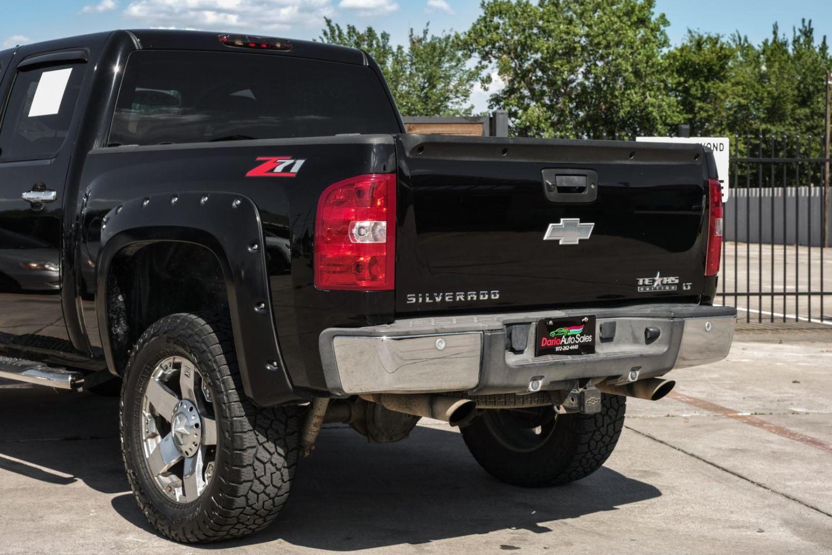 2011 Black Chevrolet Silverado 1500 LT Crew Cab 4WD (3GCPKSE36BG) with an 5.3L V8 OHV 16V FFV engine, 6-Speed Automatic transmission, located at 2401 E Main St., Grand Prairie, TX, 75050, (972) 262-4440, 32.748981, -96.969643 - Photo#15