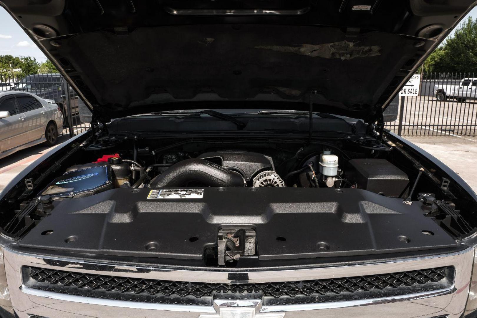 2011 Black Chevrolet Silverado 1500 LT Crew Cab 4WD (3GCPKSE36BG) with an 5.3L V8 OHV 16V FFV engine, 6-Speed Automatic transmission, located at 2401 E Main St., Grand Prairie, TX, 75050, (972) 262-4440, 32.748981, -96.969643 - Photo#53