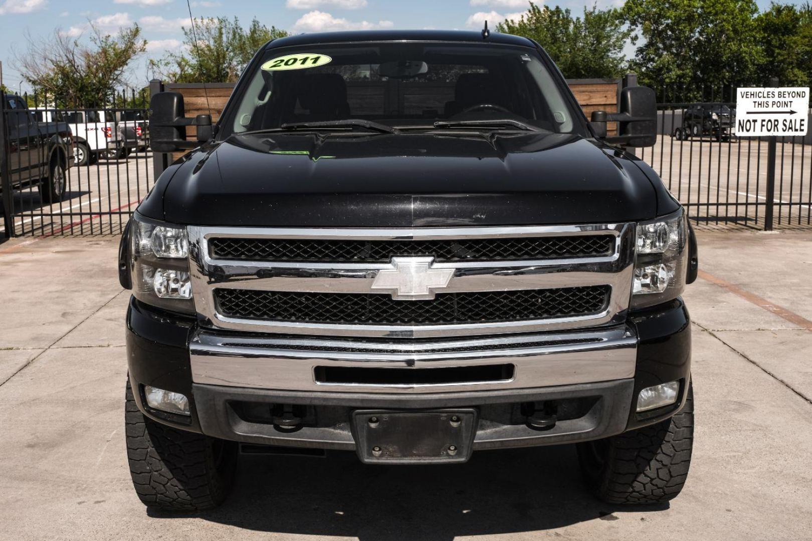 2011 Black Chevrolet Silverado 1500 LT Crew Cab 4WD (3GCPKSE36BG) with an 5.3L V8 OHV 16V FFV engine, 6-Speed Automatic transmission, located at 2401 E Main St., Grand Prairie, TX, 75050, (972) 262-4440, 32.748981, -96.969643 - Photo#6