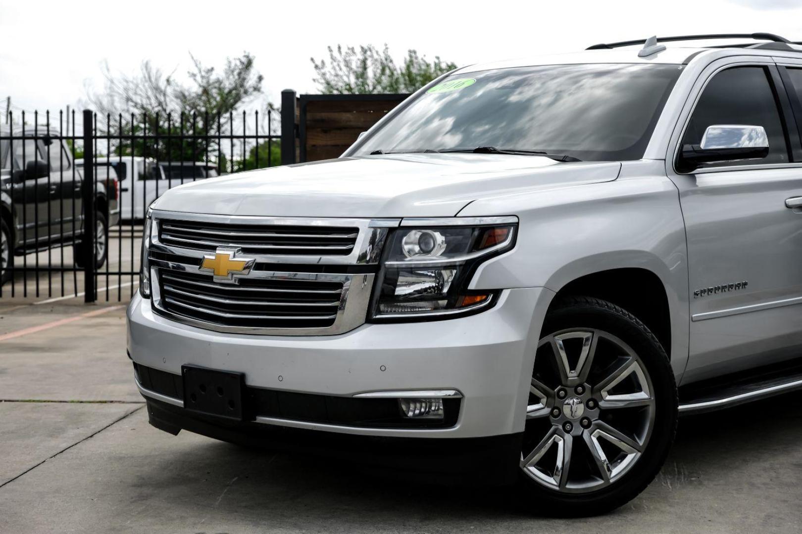 2016 SILVER Chevrolet Suburban LTZ 2WD (1GNSCJKC0GR) with an 5.3L V8 OHV 16V engine, 6-Speed Automatic transmission, located at 2401 E Main St., Grand Prairie, TX, 75050, (972) 262-4440, 32.748981, -96.969643 - Photo#5