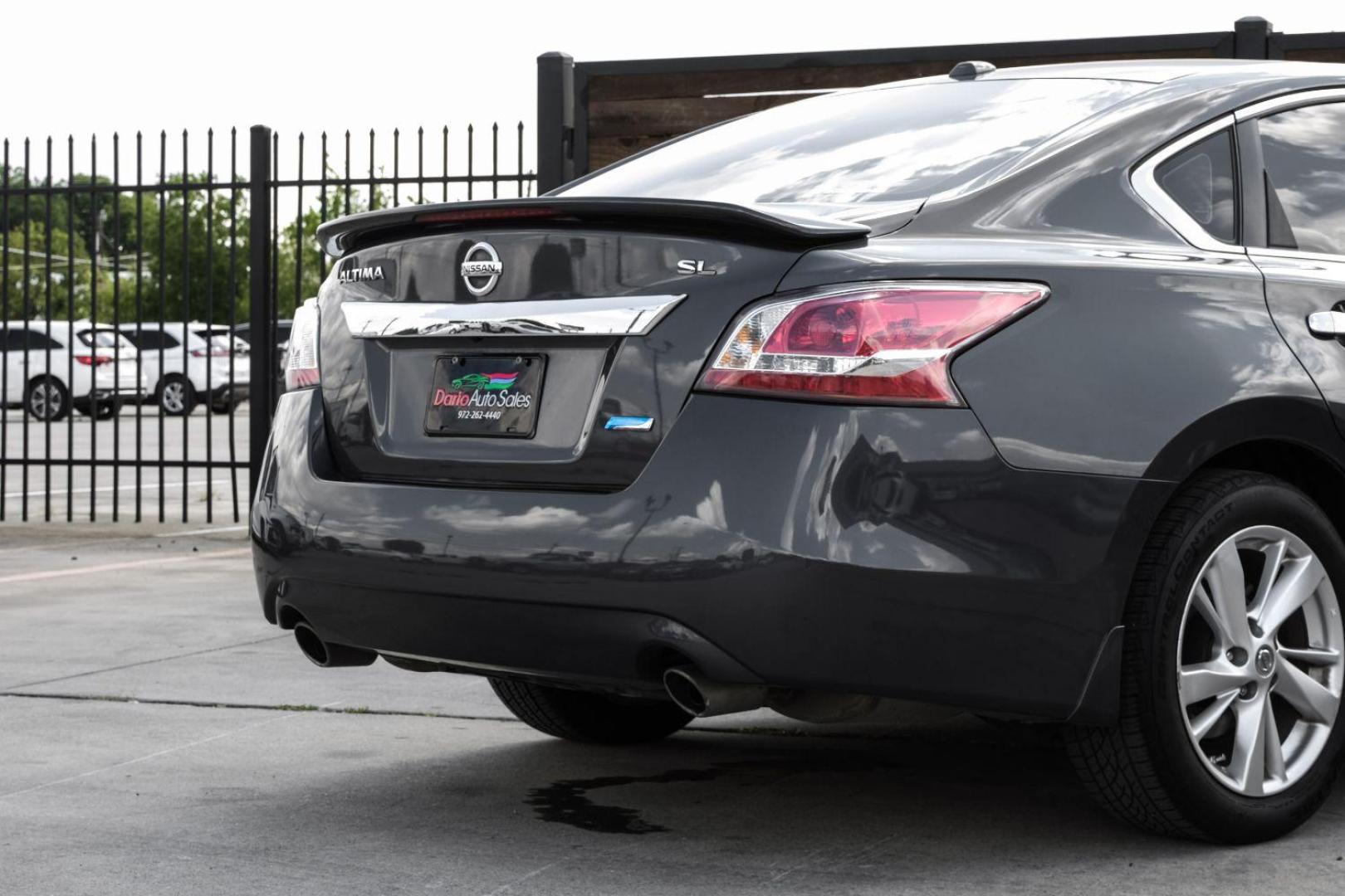 2013 gray Nissan Altima 2.5 SL (1N4AL3AP2DN) with an 2.5L L4 DOHC 16V engine, located at 2401 E Main St., Grand Prairie, TX, 75050, (972) 262-4440, 32.748981, -96.969643 - Photo#13