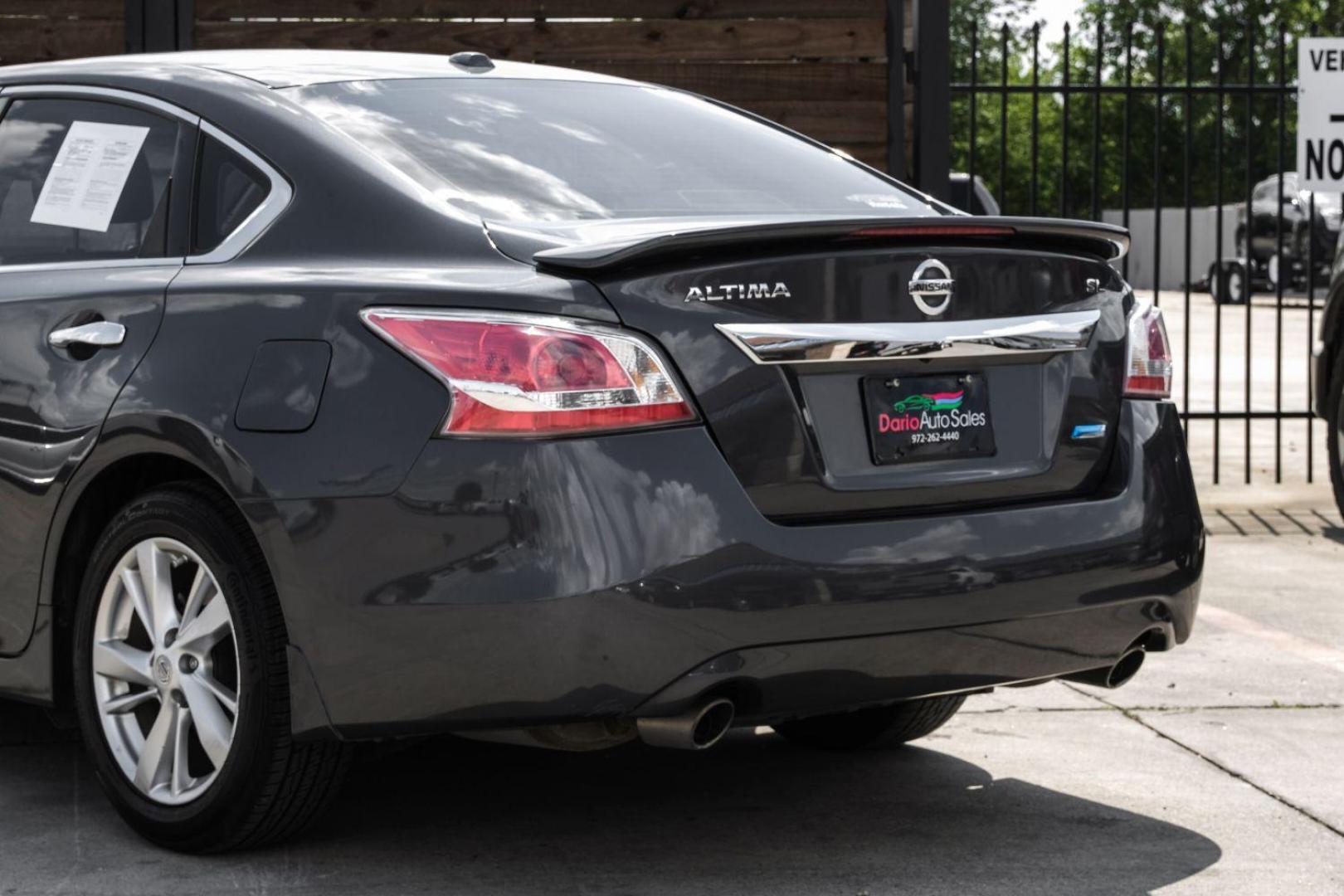 2013 gray Nissan Altima 2.5 SL (1N4AL3AP2DN) with an 2.5L L4 DOHC 16V engine, located at 2401 E Main St., Grand Prairie, TX, 75050, (972) 262-4440, 32.748981, -96.969643 - Photo#18