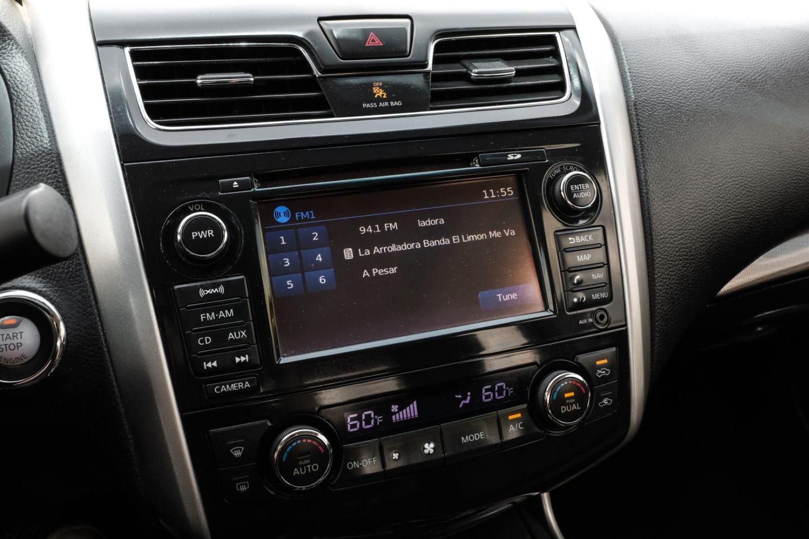 2013 gray Nissan Altima 2.5 SL (1N4AL3AP2DN) with an 2.5L L4 DOHC 16V engine, located at 2401 E Main St., Grand Prairie, TX, 75050, (972) 262-4440, 32.748981, -96.969643 - Photo#41