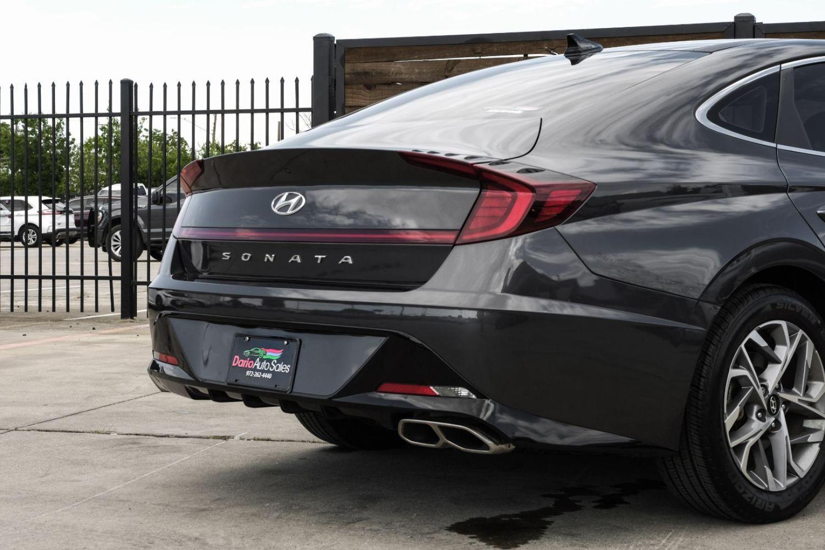 2020 GRAY Hyundai Sonata SEL (5NPEF4JA9LH) with an 2.5L L4 DOHC 16V engine, 8-Speed Automatic transmission, located at 2401 E Main St., Grand Prairie, TX, 75050, (972) 262-4440, 32.748981, -96.969643 - Photo#13