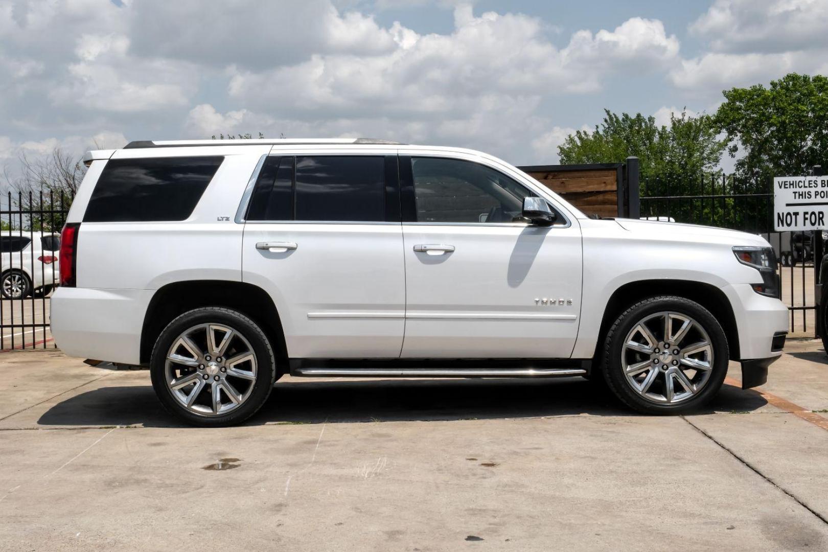 2016 White Chevrolet Tahoe LTZ 2WD (1GNSCCKC9GR) with an 5.3L V8 OHV 16V engine, 6-Speed Automatic transmission, located at 2401 E Main St., Grand Prairie, TX, 75050, (972) 262-4440, 32.748981, -96.969643 - Photo#9