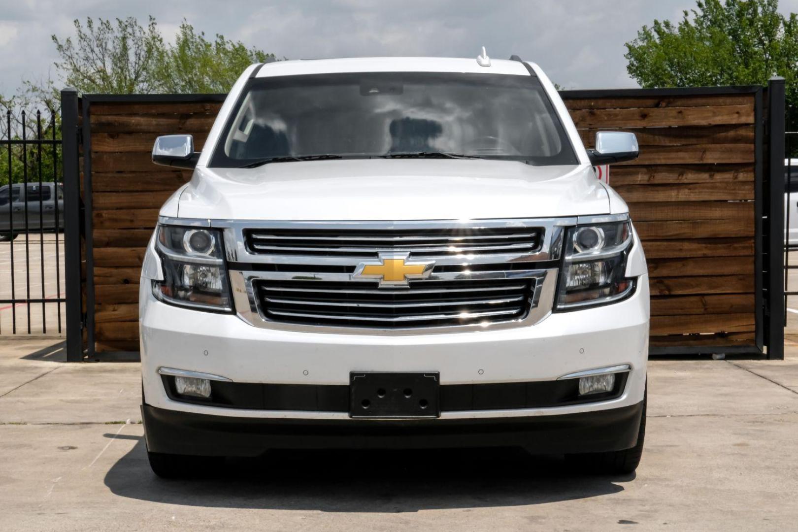 2016 White Chevrolet Tahoe LTZ 2WD (1GNSCCKC9GR) with an 5.3L V8 OHV 16V engine, 6-Speed Automatic transmission, located at 2401 E Main St., Grand Prairie, TX, 75050, (972) 262-4440, 32.748981, -96.969643 - Photo#7