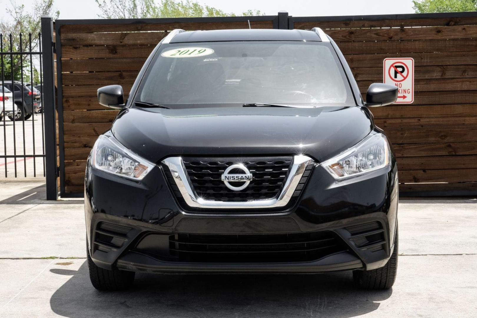 2019 BLACK Nissan Kicks S (3N1CP5CU9KL) with an 1.6L L4 engine, Continuously Variable Transmission transmission, located at 2401 E Main St., Grand Prairie, TX, 75050, (972) 262-4440, 32.748981, -96.969643 - Photo#6