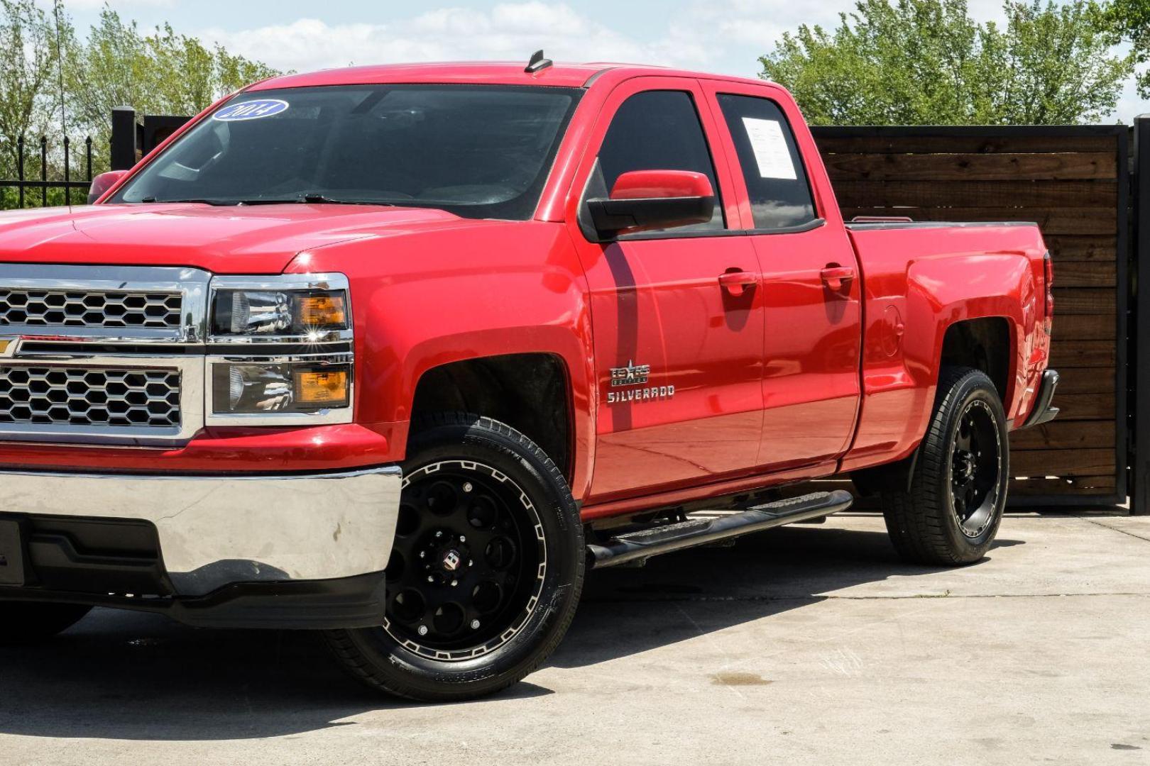 2014 Red Chevrolet Silverado 1500 1LT Double Cab 2WD (1GCRCREC4EZ) with an 5.3L V8 OHV 16V engine, 6-Speed Automatic transmission, located at 2401 E Main St., Grand Prairie, TX, 75050, (972) 262-4440, 32.748981, -96.969643 - Photo#5