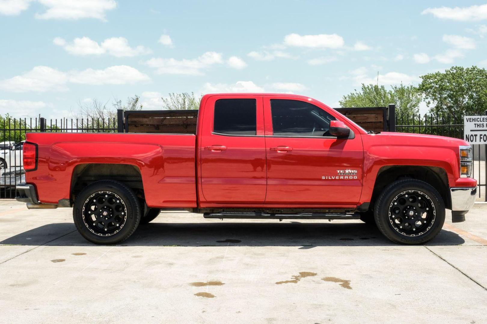 2014 Red Chevrolet Silverado 1500 1LT Double Cab 2WD (1GCRCREC4EZ) with an 5.3L V8 OHV 16V engine, 6-Speed Automatic transmission, located at 2401 E Main St., Grand Prairie, TX, 75050, (972) 262-4440, 32.748981, -96.969643 - Photo#8