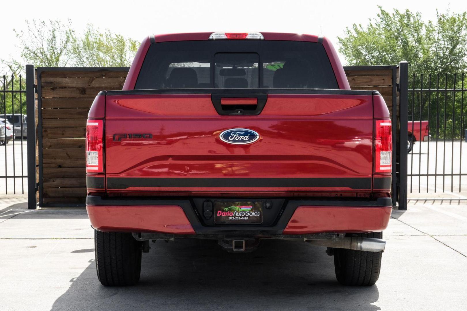 2017 red Ford F-150 XLT SuperCrew 6.5-ft. Bed 2WD (1FTEW1CPXHF) with an 2.7L V6 DOHC 24V engine, 6-Speed Automatic transmission, located at 2401 E Main St., Grand Prairie, TX, 75050, (972) 262-4440, 32.748981, -96.969643 - Photo#11