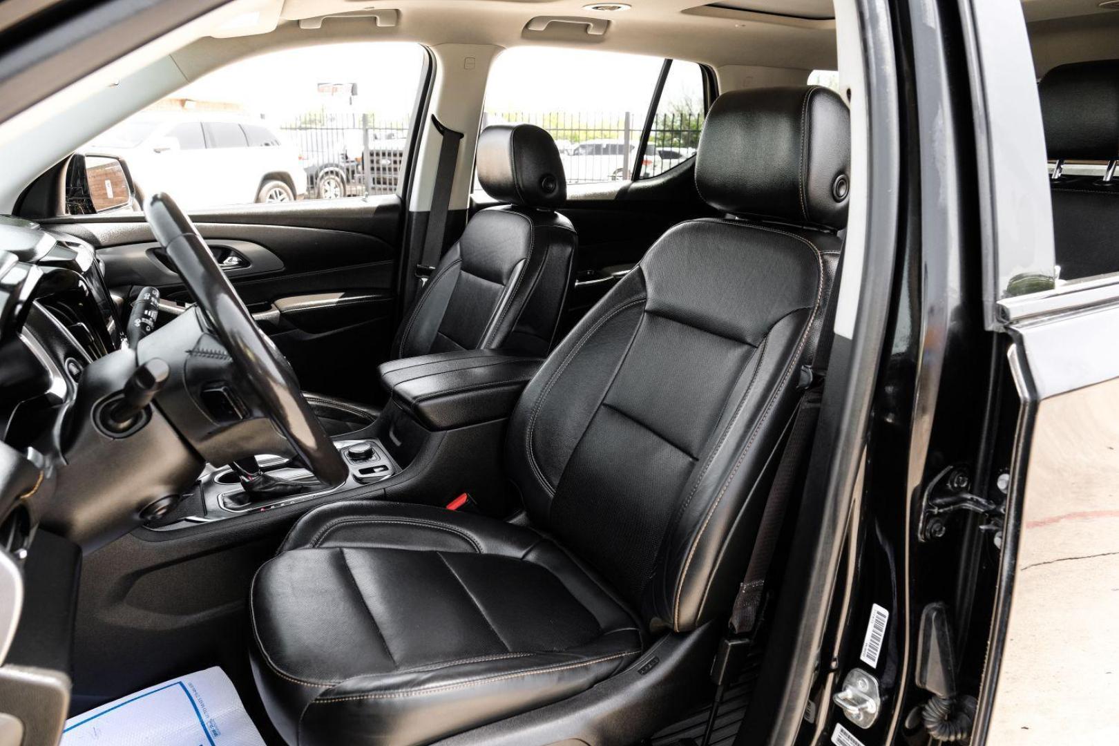 2019 Black Chevrolet Traverse Premier FWD (1GNERKKW0KJ) with an 3.6L V6 DOHC 24V engine, 9-Speed Automatic transmission, located at 2401 E Main St., Grand Prairie, TX, 75050, (972) 262-4440, 32.748981, -96.969643 - Photo#3