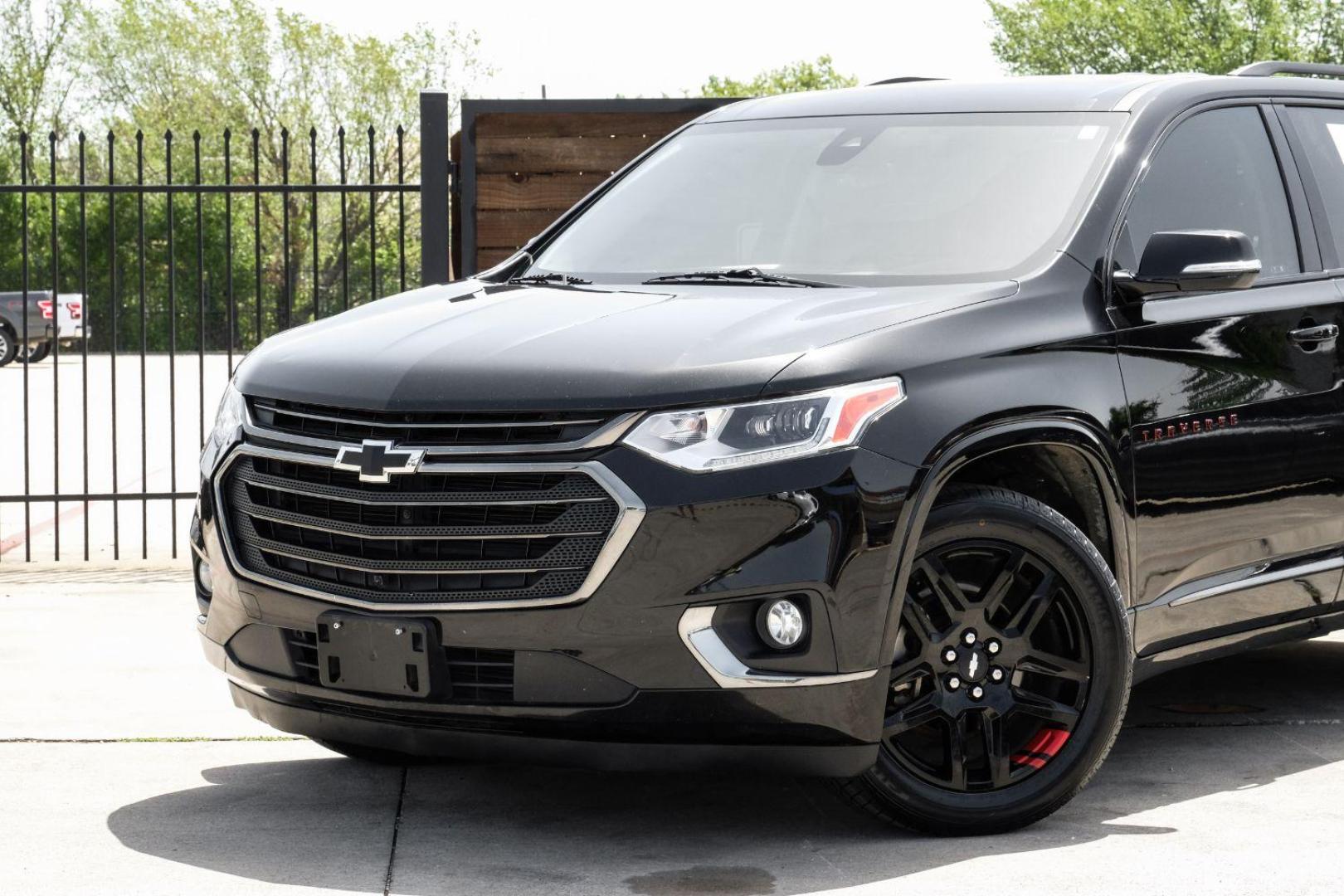 2019 Black Chevrolet Traverse Premier FWD (1GNERKKW0KJ) with an 3.6L V6 DOHC 24V engine, 9-Speed Automatic transmission, located at 2401 E Main St., Grand Prairie, TX, 75050, (972) 262-4440, 32.748981, -96.969643 - Photo#5