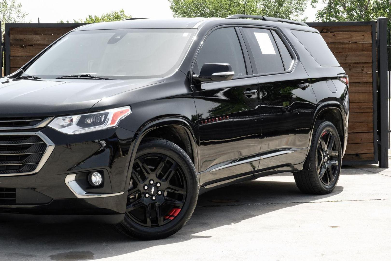 2019 Black Chevrolet Traverse Premier FWD (1GNERKKW0KJ) with an 3.6L V6 DOHC 24V engine, 9-Speed Automatic transmission, located at 2401 E Main St., Grand Prairie, TX, 75050, (972) 262-4440, 32.748981, -96.969643 - Photo#6