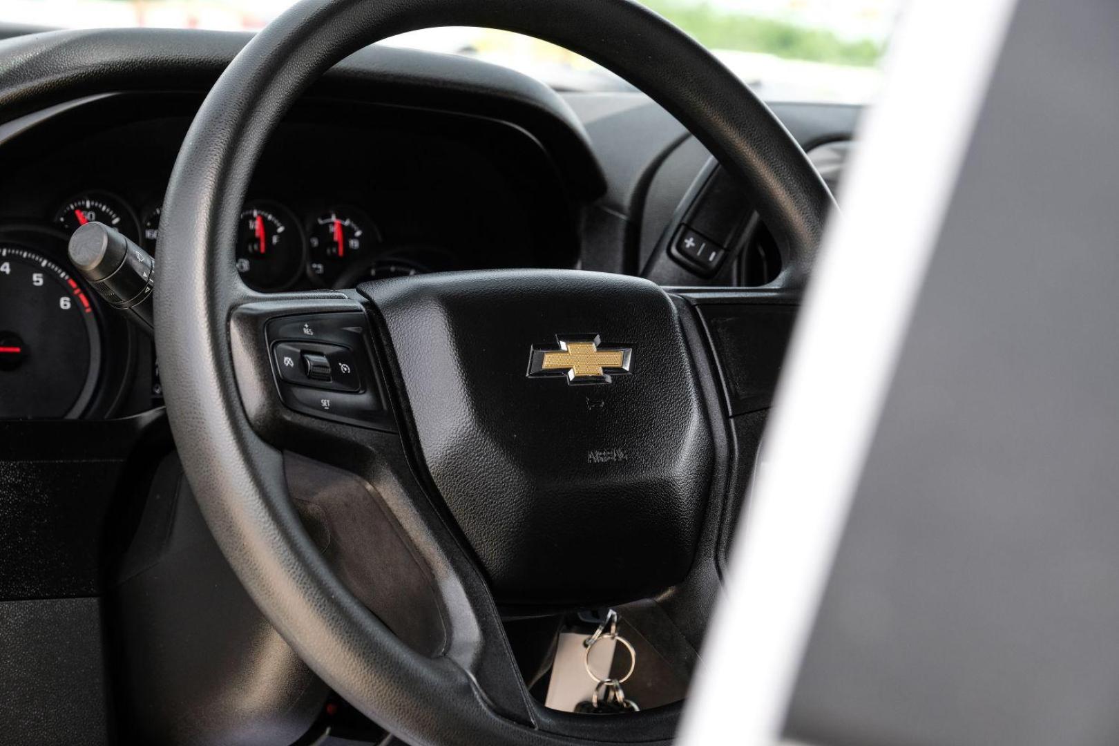 2020 white Chevrolet Silverado 1500 Work Truck Crew Cab Short Box 2WD (3GCPWAEF8LG) with an 5.3L V8 OHV 16V engine, 6-Speed Automatic transmission, located at 2401 E Main St., Grand Prairie, TX, 75050, (972) 262-4440, 32.748981, -96.969643 - Photo#17