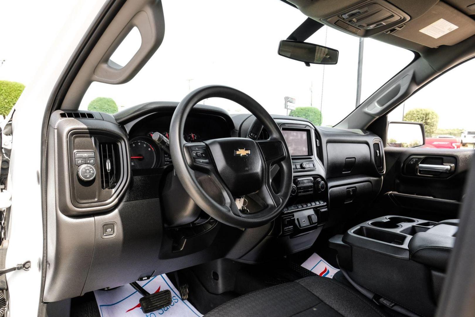 2020 white Chevrolet Silverado 1500 Work Truck Crew Cab Short Box 2WD (3GCPWAEF8LG) with an 5.3L V8 OHV 16V engine, 6-Speed Automatic transmission, located at 2401 E Main St., Grand Prairie, TX, 75050, (972) 262-4440, 32.748981, -96.969643 - Photo#2