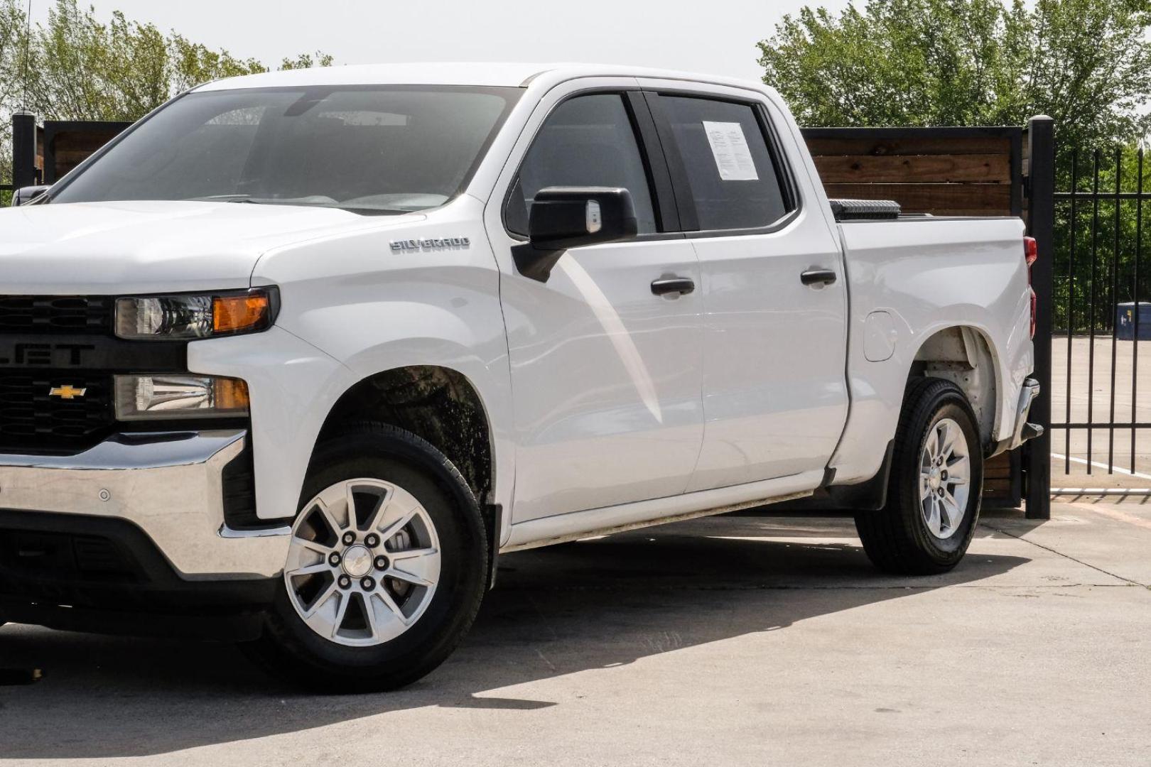 2020 white Chevrolet Silverado 1500 Work Truck Crew Cab Short Box 2WD (3GCPWAEF8LG) with an 5.3L V8 OHV 16V engine, 6-Speed Automatic transmission, located at 2401 E Main St., Grand Prairie, TX, 75050, (972) 262-4440, 32.748981, -96.969643 - Photo#5