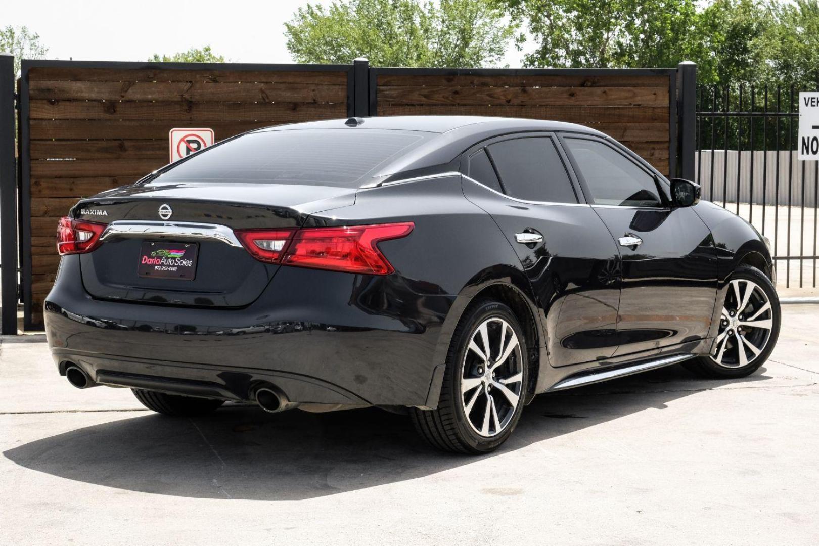 2016 blue Nissan Maxima 3.5 S (1N4AA6AP4GC) with an 3.5L V6 DOHC 24V engine, Continuously Variable Transmission transmission, located at 2401 E Main St., Grand Prairie, TX, 75050, (972) 262-4440, 32.748981, -96.969643 - Photo#9