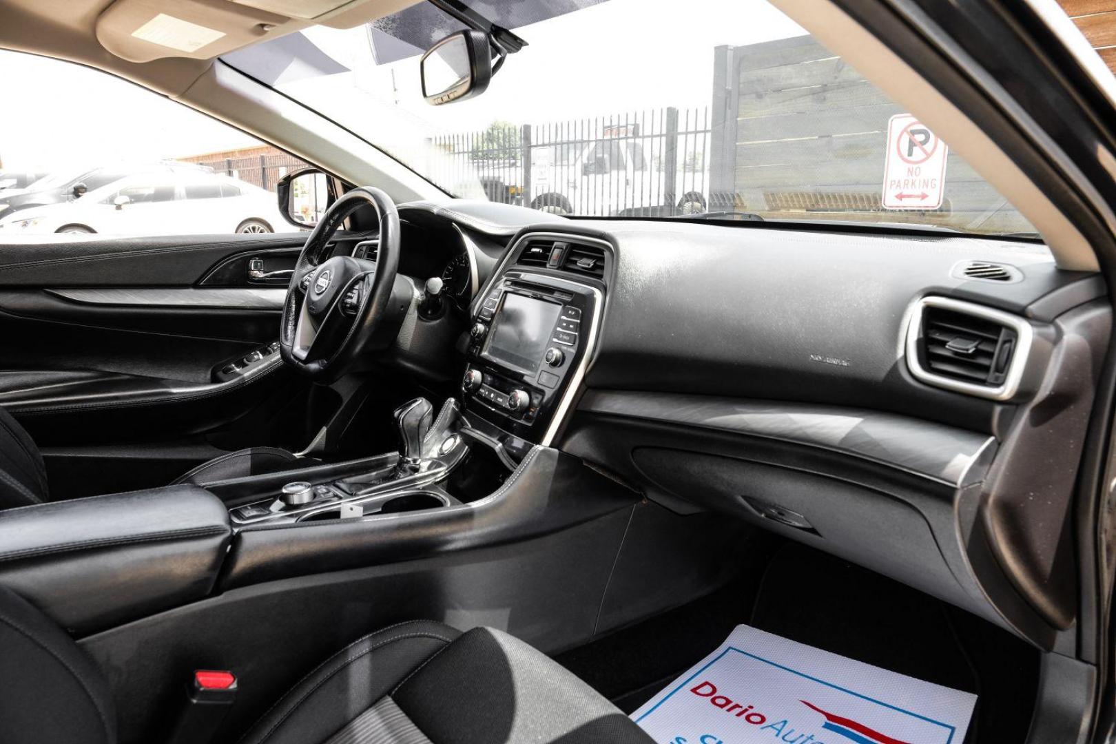 2016 blue Nissan Maxima 3.5 S (1N4AA6AP4GC) with an 3.5L V6 DOHC 24V engine, Continuously Variable Transmission transmission, located at 2401 E Main St., Grand Prairie, TX, 75050, (972) 262-4440, 32.748981, -96.969643 - Photo#15