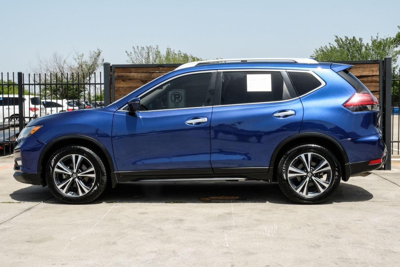 2020 blue Nissan Rogue SV 2WD (5N1AT2MT3LC) with an 2.5L L4 DOHC 16V engine, Continuously Variable Transmission transmission, located at 2401 E Main St., Grand Prairie, TX, 75050, (972) 262-4440, 32.748981, -96.969643 - Photo#15