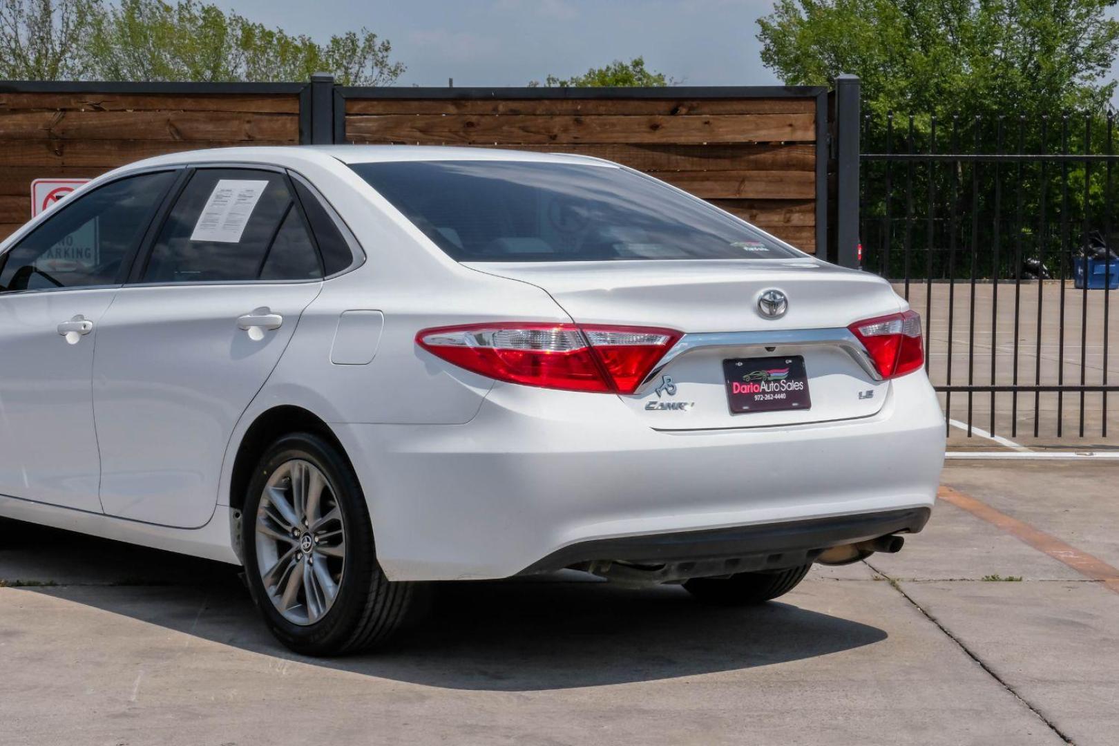 2017 white Toyota Camry LE (4T1BF1FKXHU) with an 2.5L L4 DOHC 16V engine, 6-Speed Automatic transmission, located at 2401 E Main St., Grand Prairie, TX, 75050, (972) 262-4440, 32.748981, -96.969643 - Photo#13