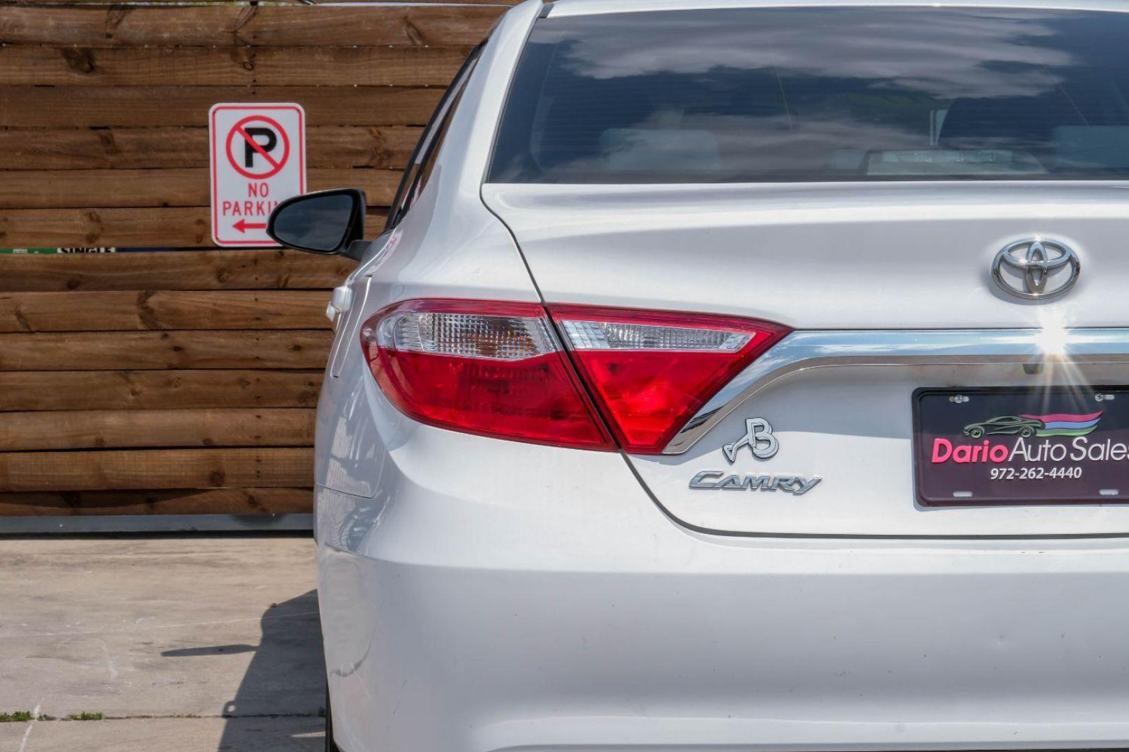 2017 white Toyota Camry LE (4T1BF1FKXHU) with an 2.5L L4 DOHC 16V engine, 6-Speed Automatic transmission, located at 2401 E Main St., Grand Prairie, TX, 75050, (972) 262-4440, 32.748981, -96.969643 - Photo#43