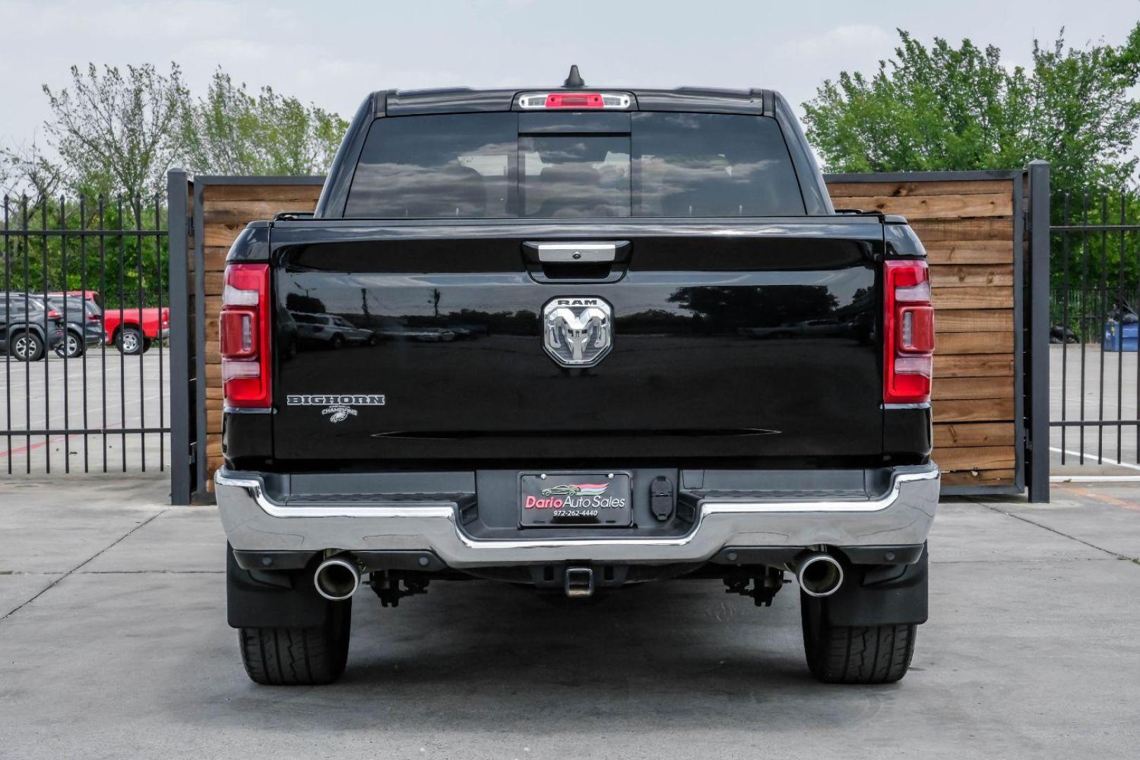 2019 black RAM 1500 Big Horn Crew Cab SWB 2WD (1C6RREFT8KN) with an 5.7L V8 OHV 16V engine, 8-Speed Automatic transmission, located at 2401 E Main St., Grand Prairie, TX, 75050, (972) 262-4440, 32.748981, -96.969643 - Photo#10