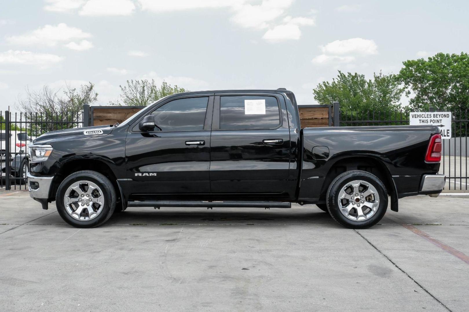 2019 black RAM 1500 Big Horn Crew Cab SWB 2WD (1C6RREFT8KN) with an 5.7L V8 OHV 16V engine, 8-Speed Automatic transmission, located at 2401 E Main St., Grand Prairie, TX, 75050, (972) 262-4440, 32.748981, -96.969643 - Photo#14