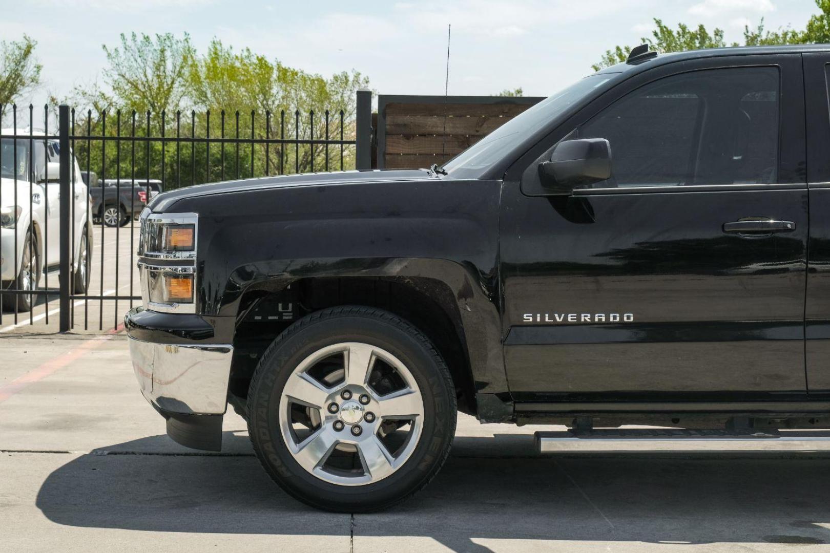 2014 black Chevrolet Silverado 1500 1LT Double Cab 2WD (1GCRCREH2EZ) with an 4.3L V6 OHV 12V engine, 6-Speed Automatic transmission, located at 2401 E Main St., Grand Prairie, TX, 75050, (972) 262-4440, 32.748981, -96.969643 - Photo#14