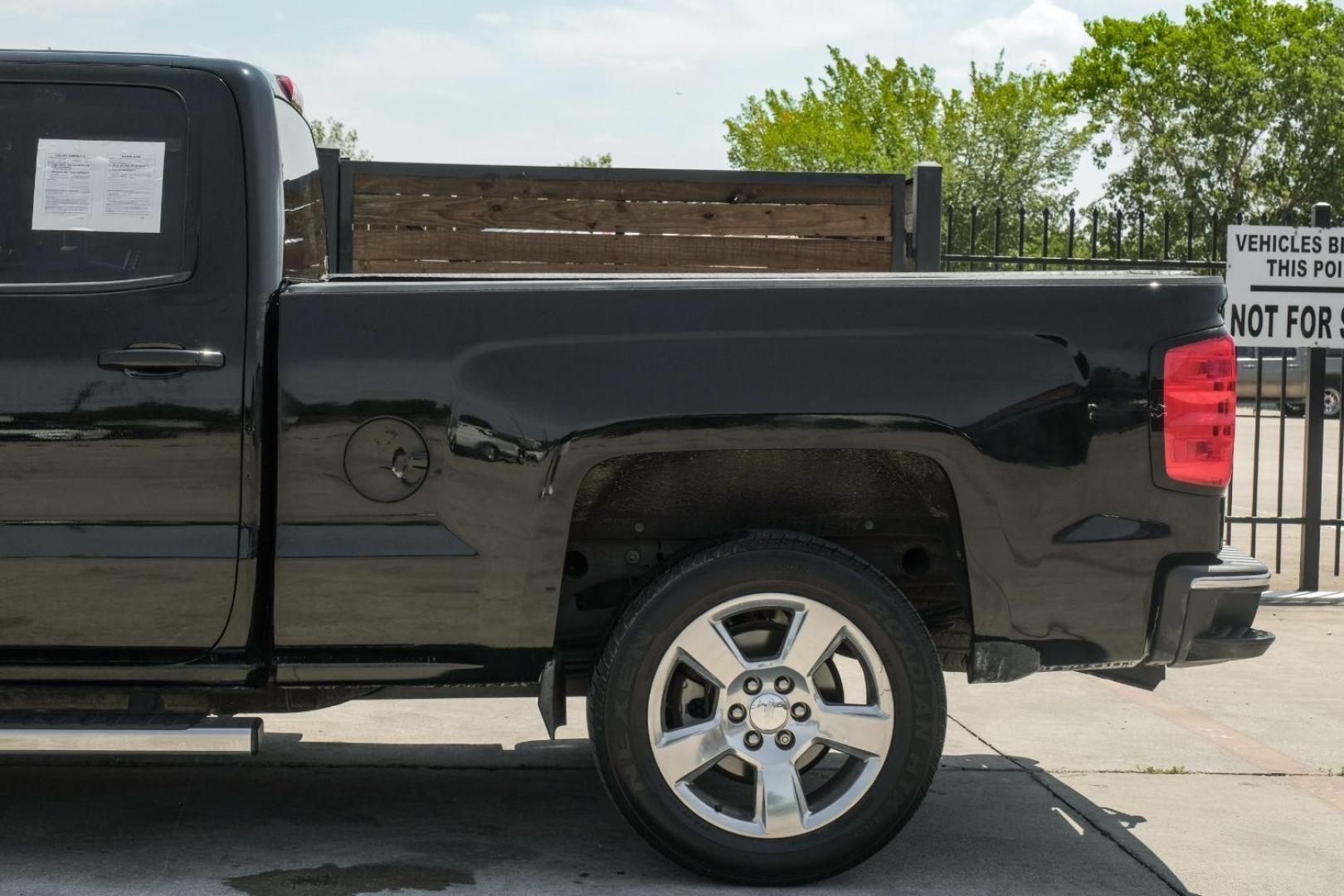 2014 black Chevrolet Silverado 1500 1LT Double Cab 2WD (1GCRCREH2EZ) with an 4.3L V6 OHV 12V engine, 6-Speed Automatic transmission, located at 2401 E Main St., Grand Prairie, TX, 75050, (972) 262-4440, 32.748981, -96.969643 - Photo#15