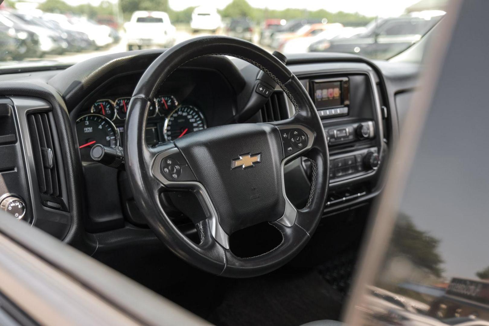 2014 black Chevrolet Silverado 1500 1LT Double Cab 2WD (1GCRCREH2EZ) with an 4.3L V6 OHV 12V engine, 6-Speed Automatic transmission, located at 2401 E Main St., Grand Prairie, TX, 75050, (972) 262-4440, 32.748981, -96.969643 - Photo#19