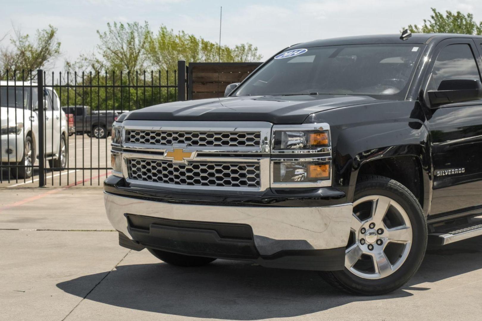 2014 black Chevrolet Silverado 1500 1LT Double Cab 2WD (1GCRCREH2EZ) with an 4.3L V6 OHV 12V engine, 6-Speed Automatic transmission, located at 2401 E Main St., Grand Prairie, TX, 75050, (972) 262-4440, 32.748981, -96.969643 - Photo#3