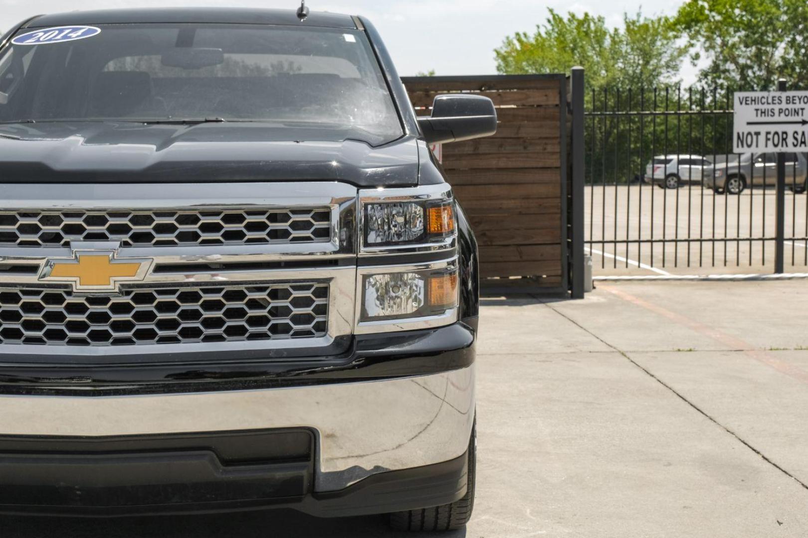 2014 black Chevrolet Silverado 1500 1LT Double Cab 2WD (1GCRCREH2EZ) with an 4.3L V6 OHV 12V engine, 6-Speed Automatic transmission, located at 2401 E Main St., Grand Prairie, TX, 75050, (972) 262-4440, 32.748981, -96.969643 - Photo#50