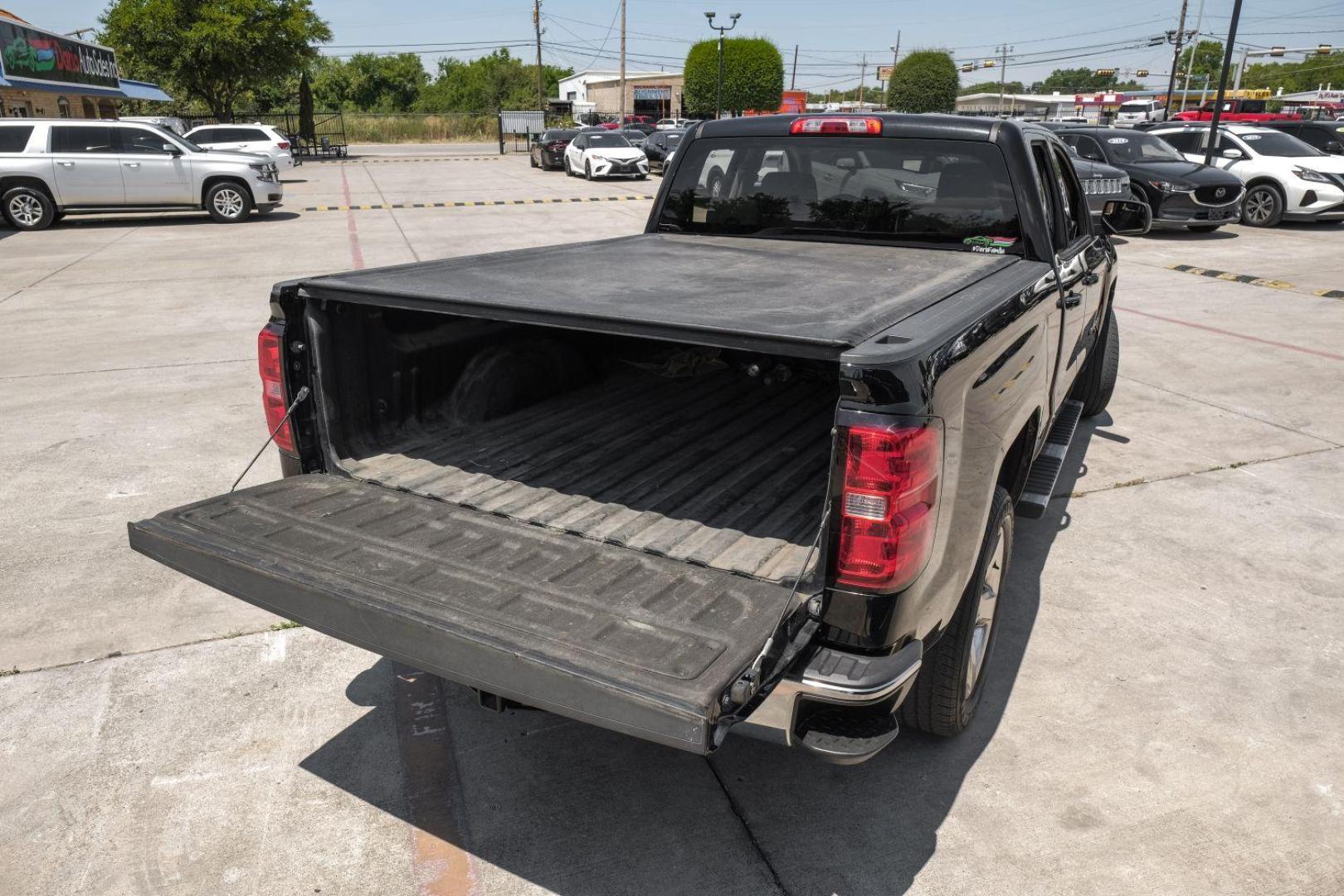 2014 black Chevrolet Silverado 1500 1LT Double Cab 2WD (1GCRCREH2EZ) with an 4.3L V6 OHV 12V engine, 6-Speed Automatic transmission, located at 2401 E Main St., Grand Prairie, TX, 75050, (972) 262-4440, 32.748981, -96.969643 - Photo#57