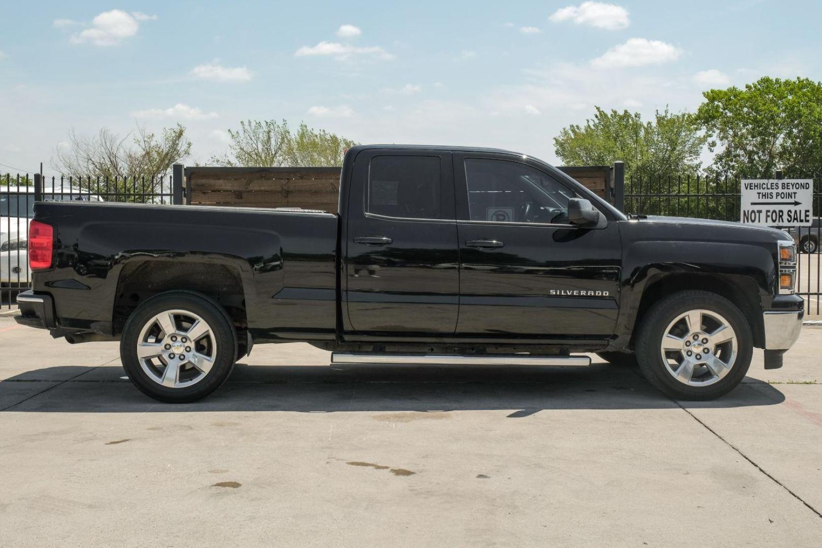 2014 black Chevrolet Silverado 1500 1LT Double Cab 2WD (1GCRCREH2EZ) with an 4.3L V6 OHV 12V engine, 6-Speed Automatic transmission, located at 2401 E Main St., Grand Prairie, TX, 75050, (972) 262-4440, 32.748981, -96.969643 - Photo#7