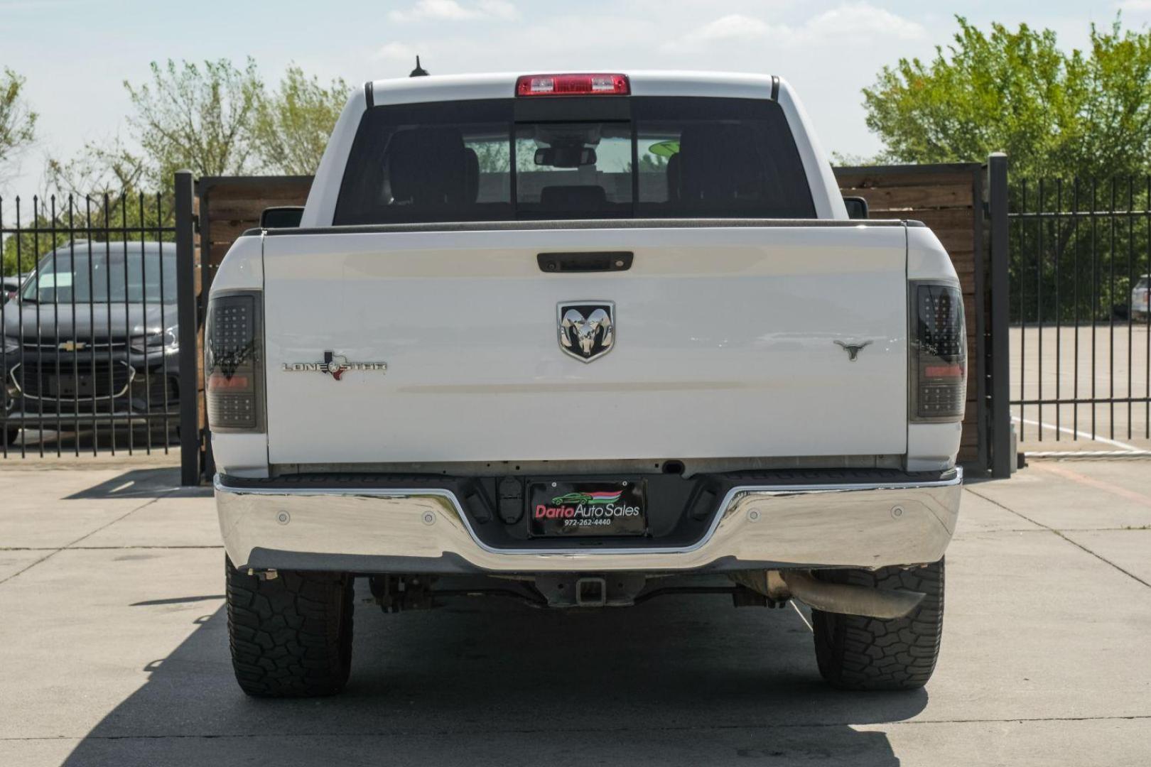 2017 White RAM 1500 SLT Crew Cab SWB 2WD (1C6RR6LGXHS) with an 3.6L V6 DOHC 24V FFV engine, 8-Speed Automatic transmission, located at 2401 E Main St., Grand Prairie, TX, 75050, (972) 262-4440, 32.748981, -96.969643 - Photo#12