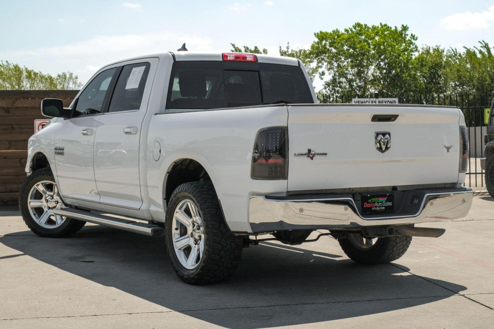 2017 White RAM 1500 SLT Crew Cab SWB 2WD (1C6RR6LGXHS) with an 3.6L V6 DOHC 24V FFV engine, 8-Speed Automatic transmission, located at 2401 E Main St., Grand Prairie, TX, 75050, (972) 262-4440, 32.748981, -96.969643 - Photo#13