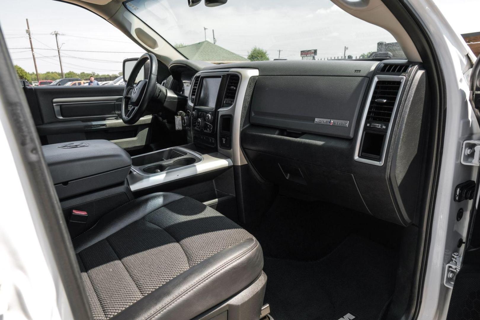 2017 White RAM 1500 SLT Crew Cab SWB 2WD (1C6RR6LGXHS) with an 3.6L V6 DOHC 24V FFV engine, 8-Speed Automatic transmission, located at 2401 E Main St., Grand Prairie, TX, 75050, (972) 262-4440, 32.748981, -96.969643 - Photo#17