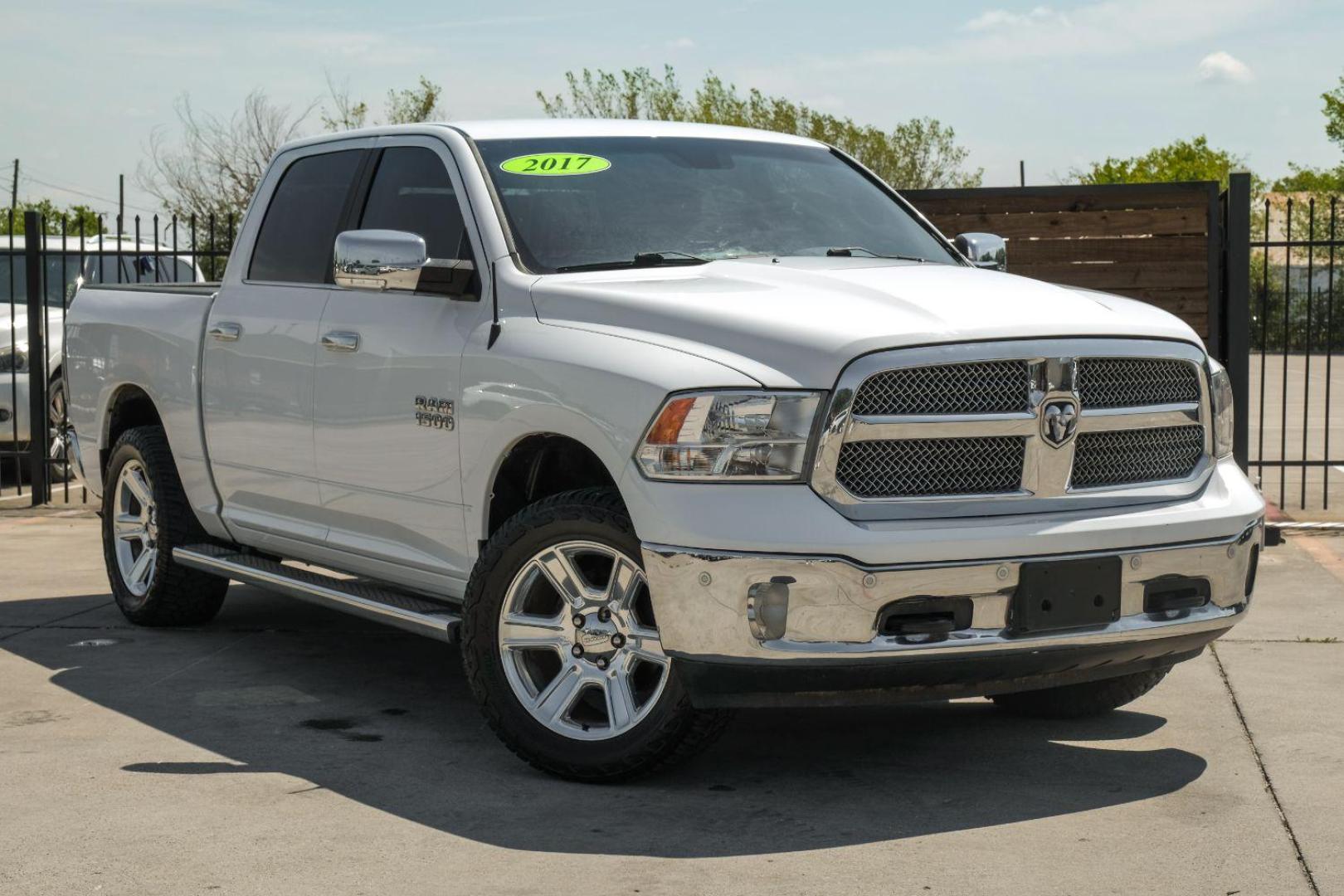 2017 White RAM 1500 SLT Crew Cab SWB 2WD (1C6RR6LGXHS) with an 3.6L V6 DOHC 24V FFV engine, 8-Speed Automatic transmission, located at 2401 E Main St., Grand Prairie, TX, 75050, (972) 262-4440, 32.748981, -96.969643 - Photo#7