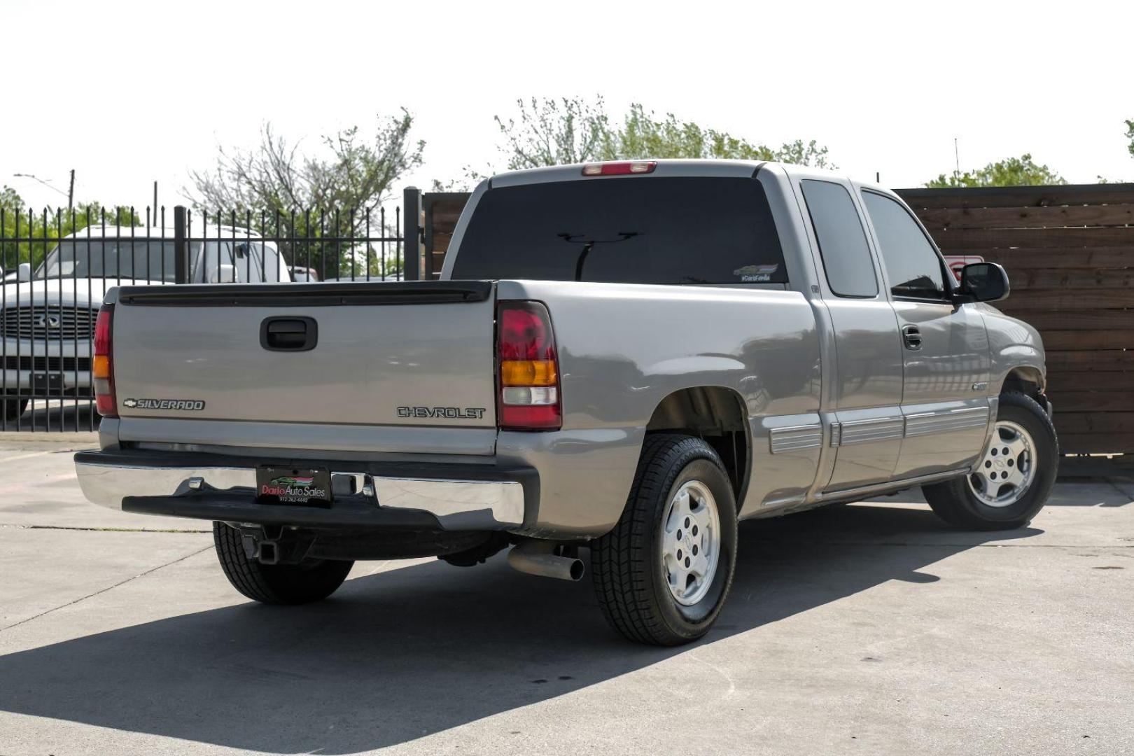 2001 GOLD Chevrolet Silverado 1500 LT Ext. Cab Long Bed 2WD with OnStar (2GCEC19T511) with an 5.3L V8 OHV 16V engine, 4-Speed Automatic transmission, located at 2401 E Main St., Grand Prairie, TX, 75050, (972) 262-4440, 32.748981, -96.969643 - Photo#9