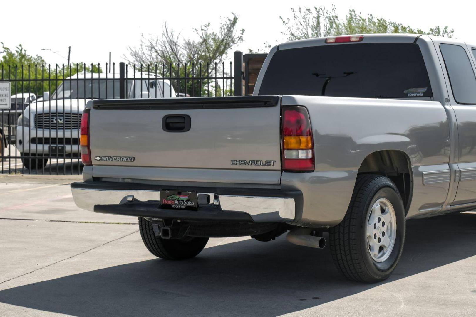 2001 GOLD Chevrolet Silverado 1500 LT Ext. Cab Long Bed 2WD with OnStar (2GCEC19T511) with an 5.3L V8 OHV 16V engine, 4-Speed Automatic transmission, located at 2401 E Main St., Grand Prairie, TX, 75050, (972) 262-4440, 32.748981, -96.969643 - Photo#10